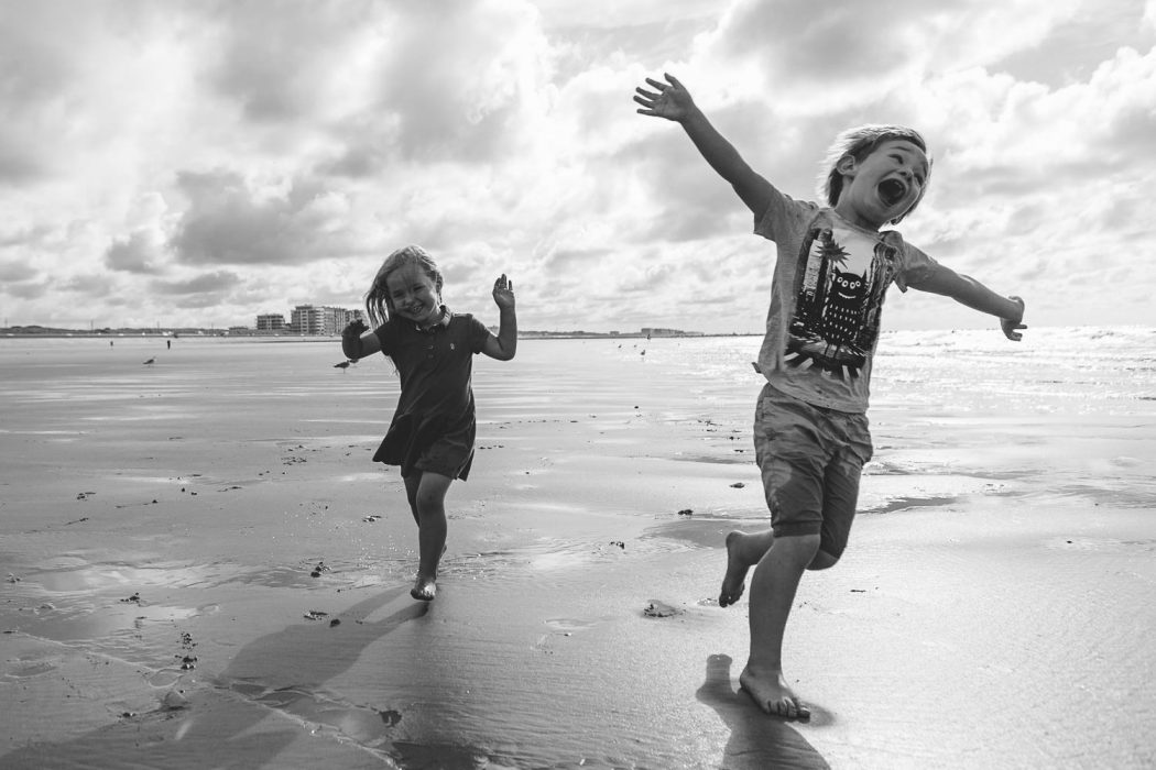 fotoshoot aan zee Oostende belgische kust fotograaf kinderen