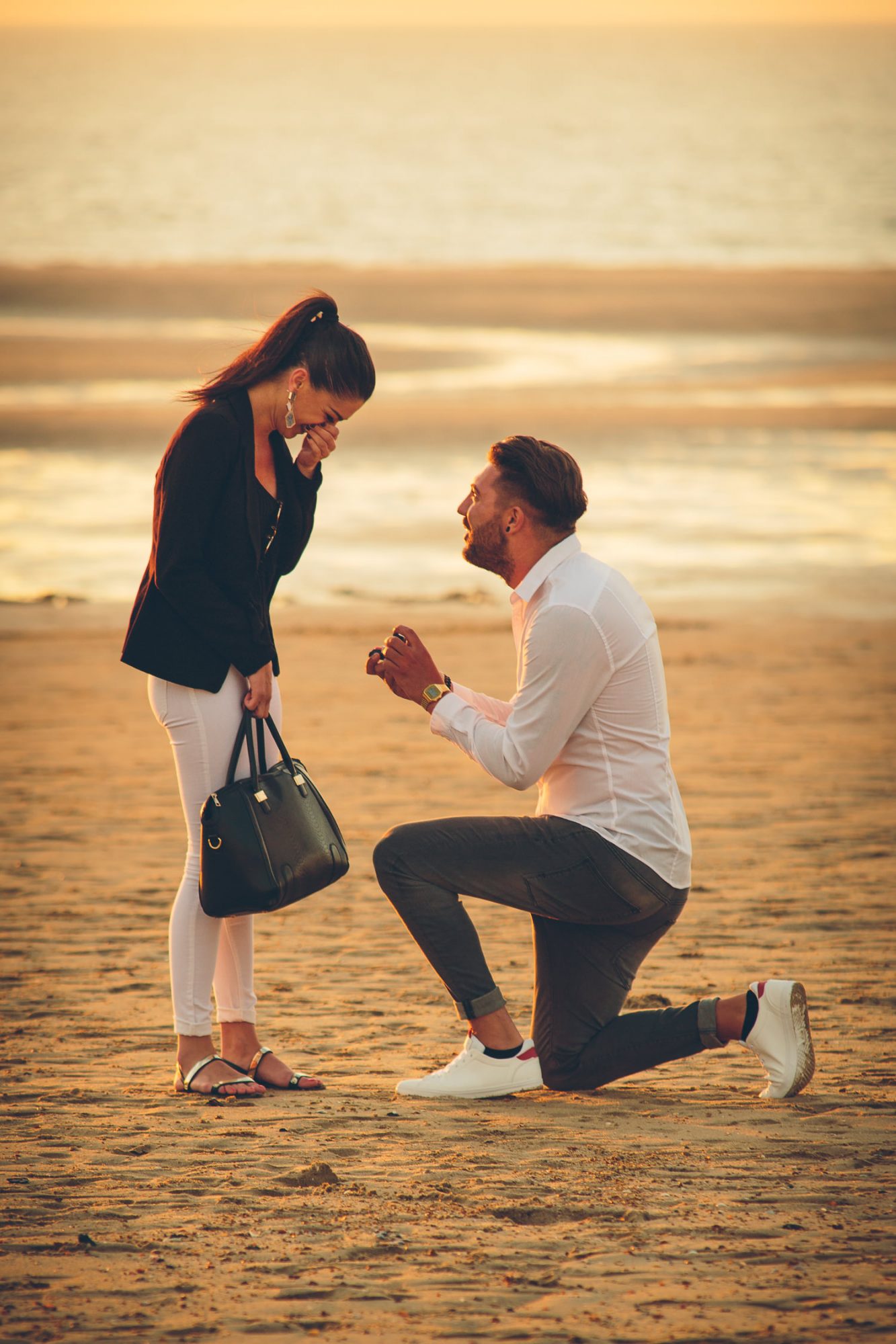 fotoshoot aan zee Oostende belgische kust fotograaf verloving